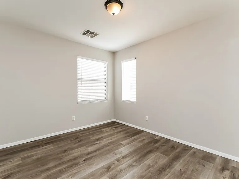 2523 E Bart St — Photo 13