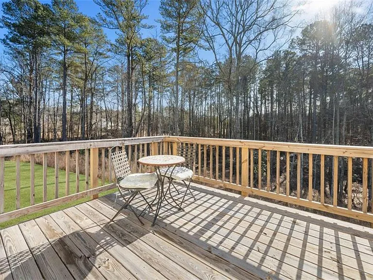 925 Lakehaven Ln — Photo 8