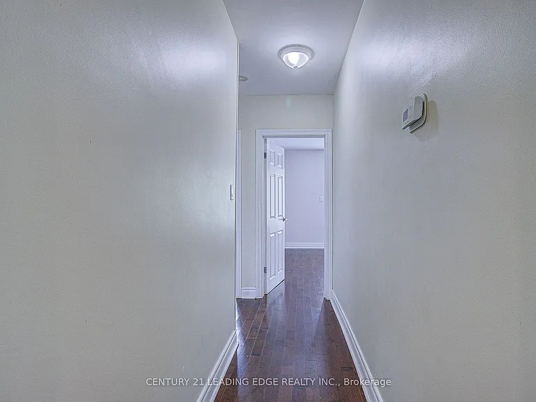 124 Haileybury Dr — Photo 22