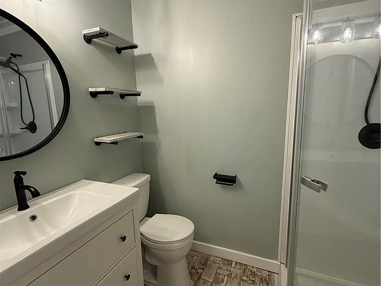 513 Sydenham Blvd — Photo 13