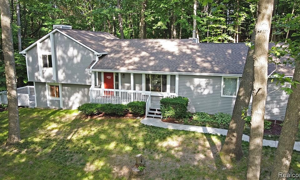 2985 S Ortonville Rd, Clarkston, MI 48348 Zillow