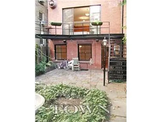 Rented by Town Residential | media 29