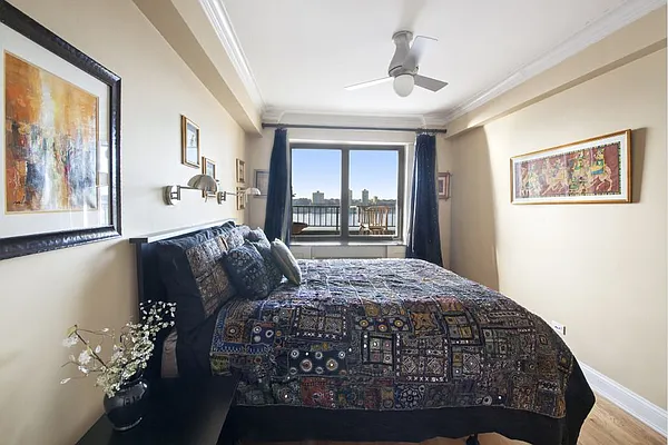 Sold by Stribling | media 5