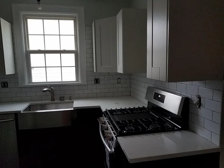 819 Carpenter St — Photo 14