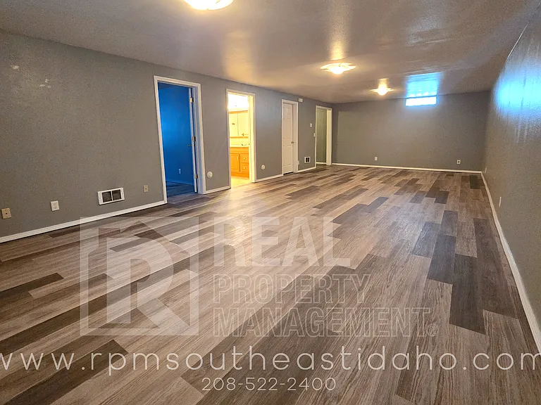 2803 E Chasewood Dr — Photo 25