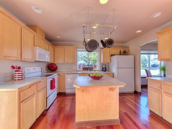 5th image of 8804 163rd St E