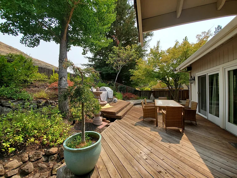 956 Redwood Dr — Photo 21