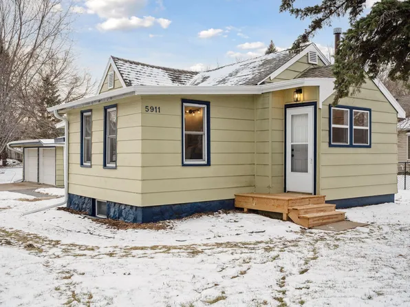 5911 Hillcrest Rd, Mound, MN 55364
