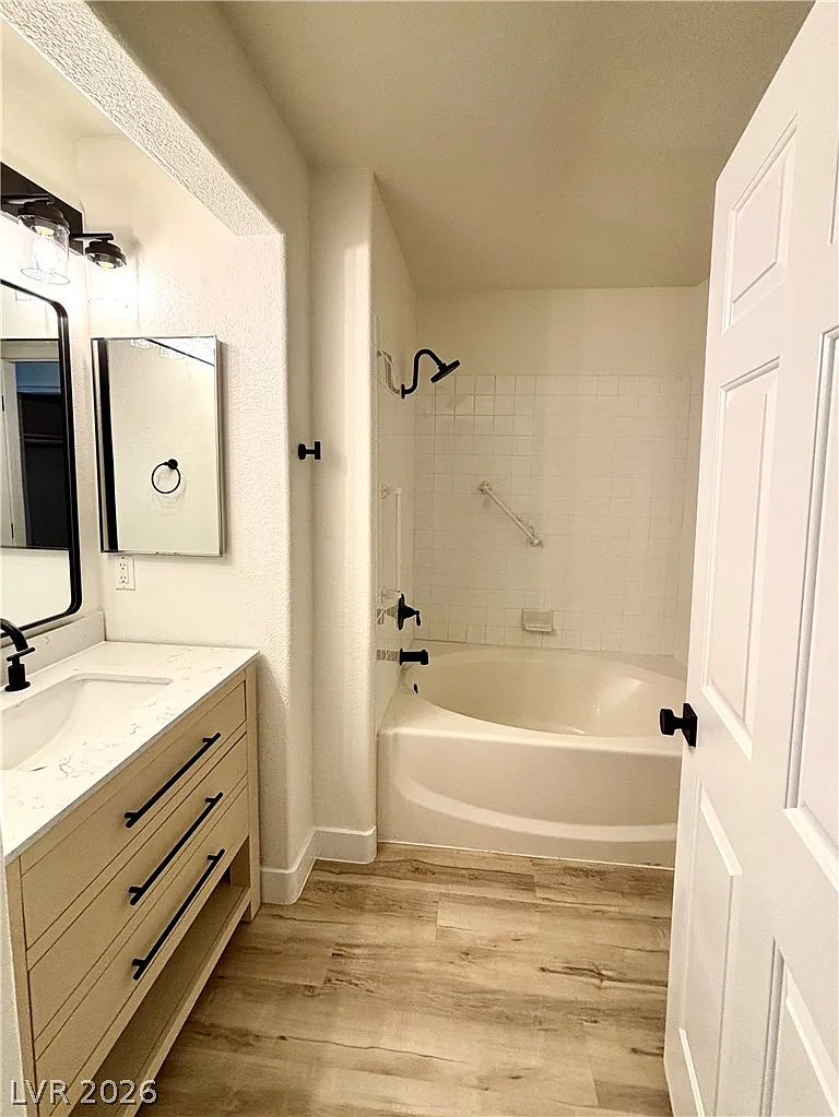 2 bed, 2.0 bath, 1091 sqft, $1,900 — Photo 1