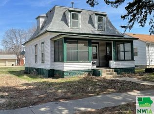 436 Jefferies St, Cherokee, IA 51012