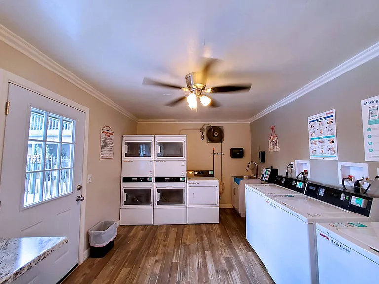 Summit Creek Apartments — Photo 10