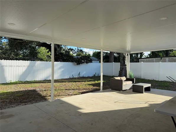 2051 NW 152nd Ter, Miami Gardens, FL 33054