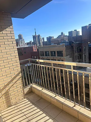 Rented by E Realty International Corp | media 5