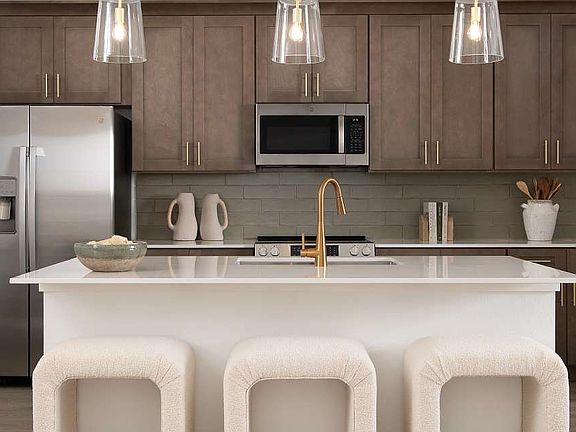 The Pointe at Capp Smith Lake - Clemson Interior Image 1