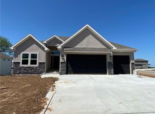 8604 Laramie St, De Soto, KS 66018