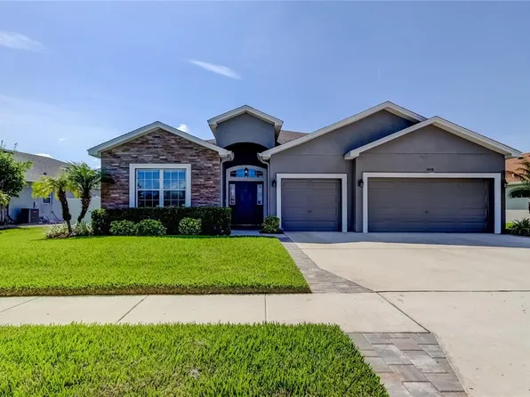 6648 Castle Green Pl, Zephyrhills, FL 33541