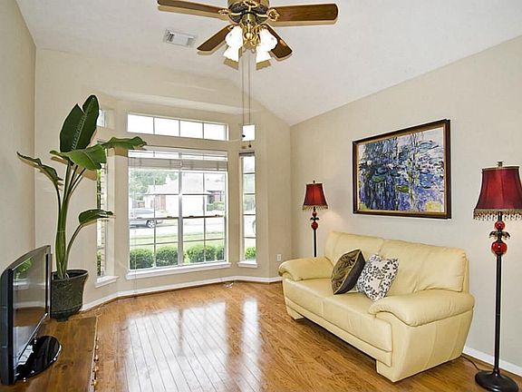 3rd image of 15118 Kingsbridge Way