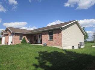 9 Rambling Hills Rd, Perryville, MO 63775
