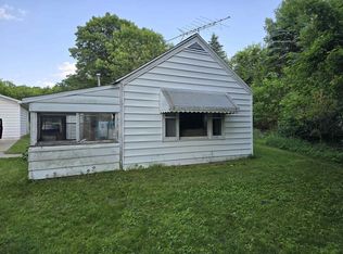 N4594 5th Ave, Hancock, WI 54943