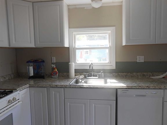 4th image of 47 Liberty Dr