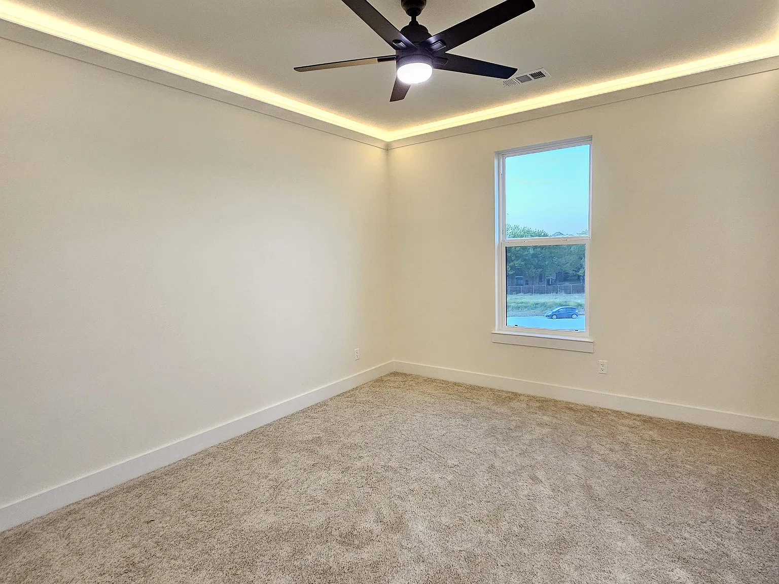 3 bed, 2.5 bath, 2108 sqft, $3,200 — Photo 4