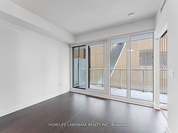 4th image of 230 Simcoe St #1129