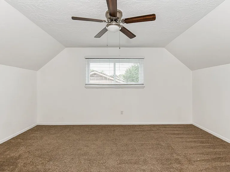 7923 Dawnridge Dr — Photo 12