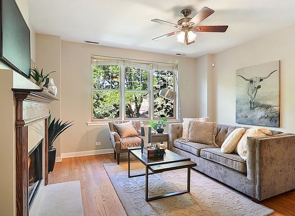 3rd image of 4315 N Richmond St APT 2S