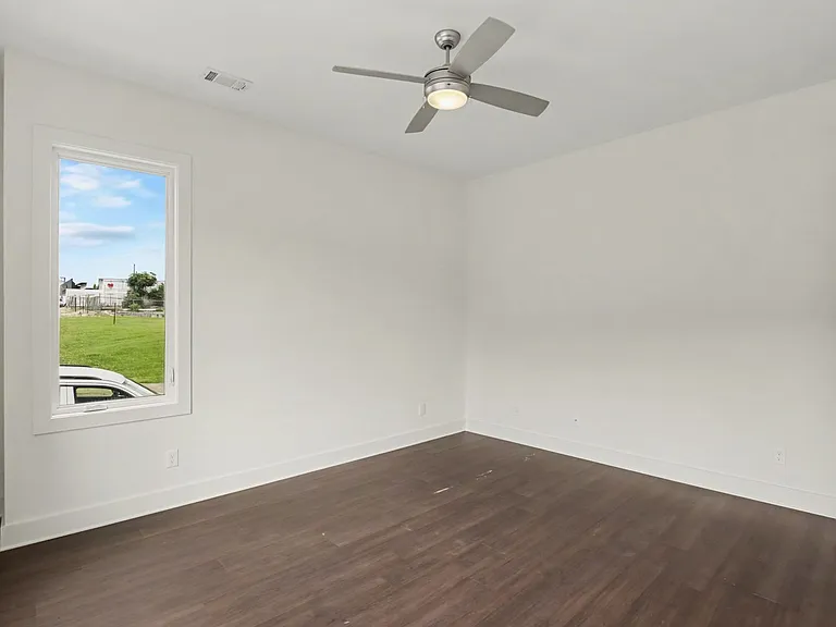 801 Main St — Photo 7