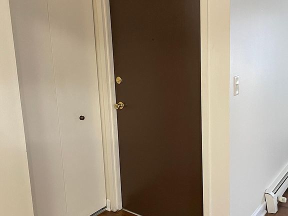 3rd image of 1308 S Hunt Club Dr APT 3A