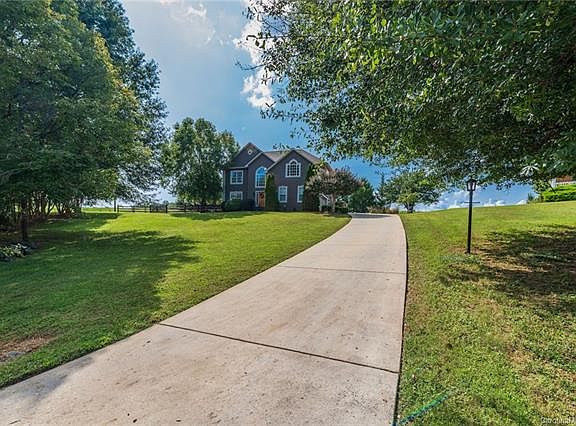 5th image of 114 Hopedale Ct