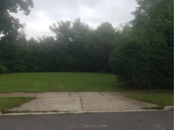 20 Franklin St #12, Lancaster, NY 14086