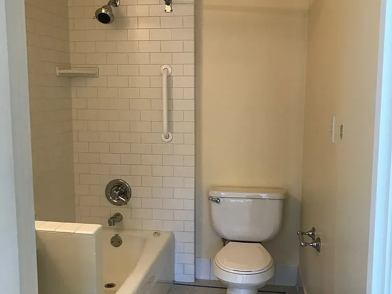 Washington Plaza Apartments — Photo 19