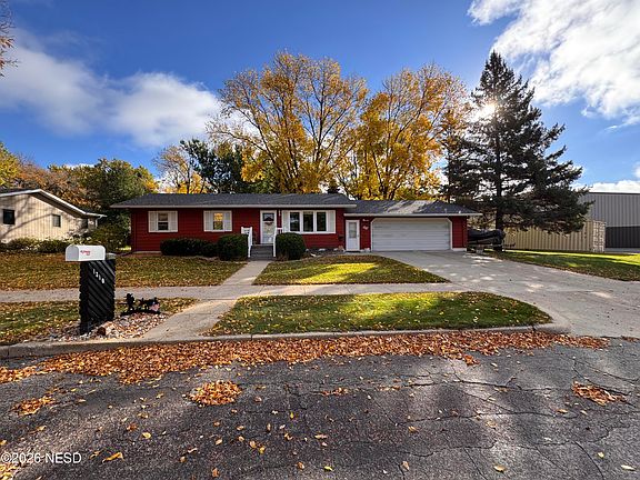 2nd image of 1310 Harmony Ln