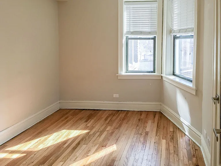 2229 W Wilson Ave — Photo 17