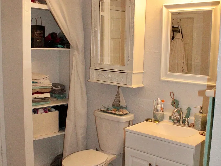 5203 Lester St — Photo 14