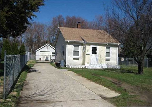 1st image of 25 Willow St