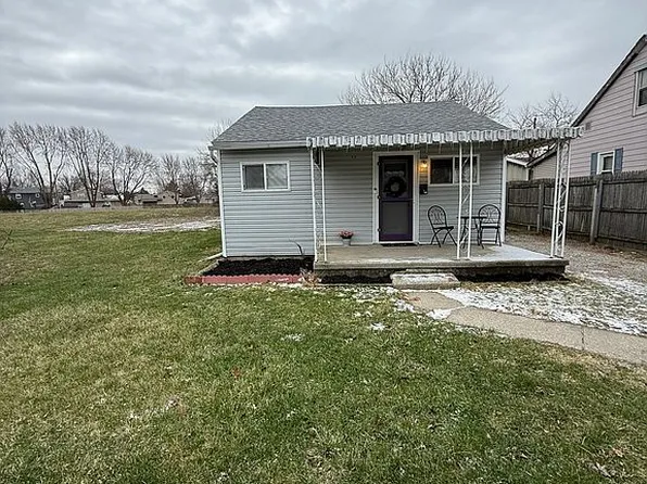 1105 W Elm Tree Rd, Rossford, OH 43460