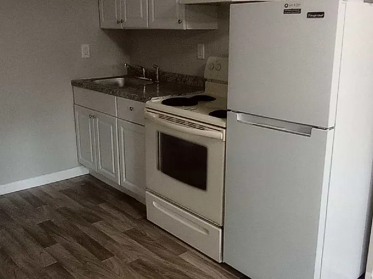 1086 Kings Hwy #2 — Photo 4
