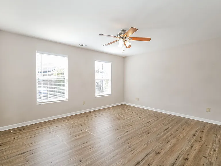 831 Skywatch Ln — Photo 10