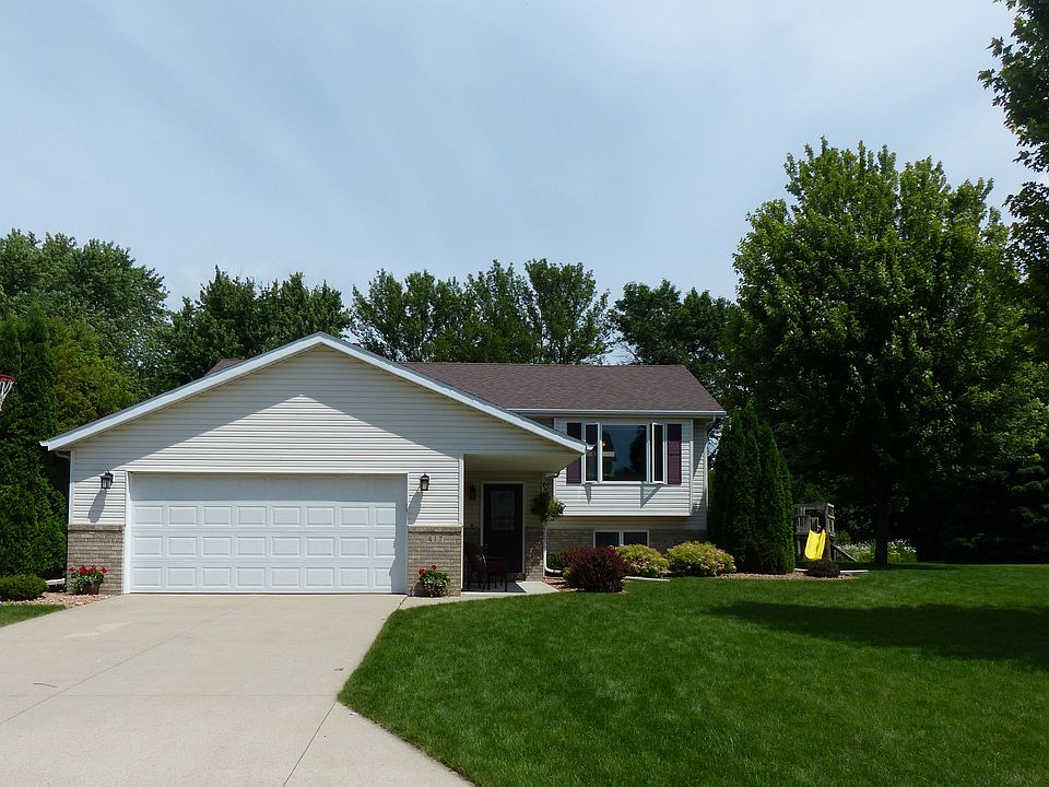 1st image of 417 Pebble Beach Dr NE