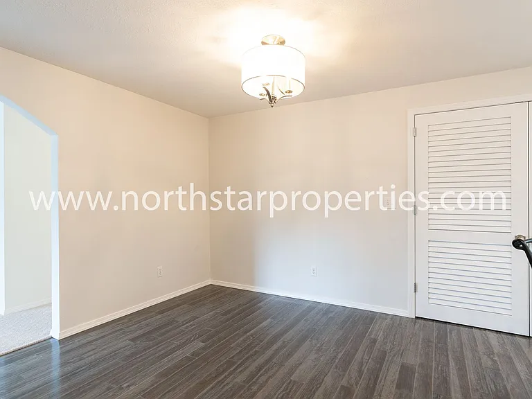3540 SW Falcon St — Photo 12