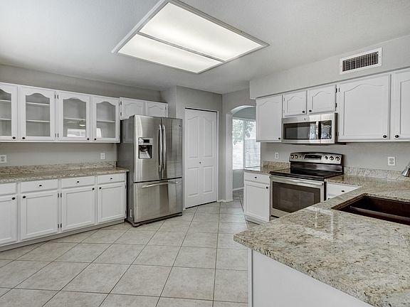 3rd image of 5009 W Chicago Cir N