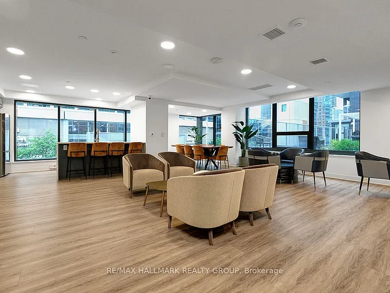 340 Queen St #1302 — Photo 37