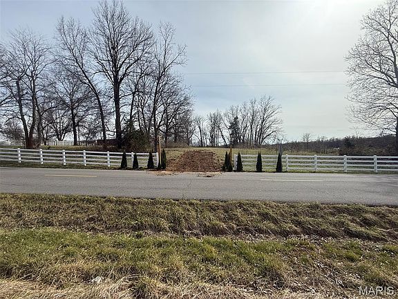 5th image of 412 Penrod Rd
