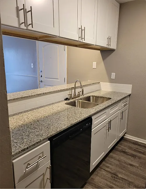 Highland Park Apartments — Photo 2