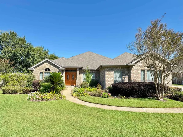 8070 Village Dr, Beaumont, TX 77713