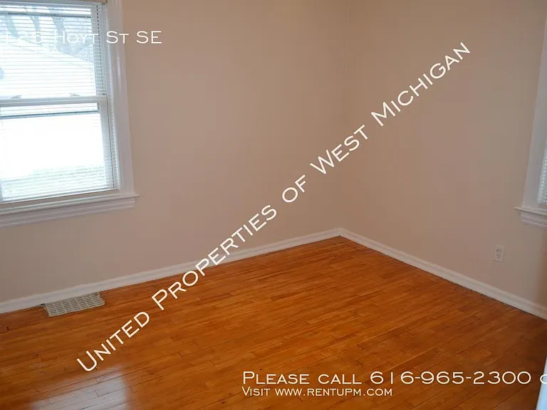 1125 Hoyt St SE — Photo 15