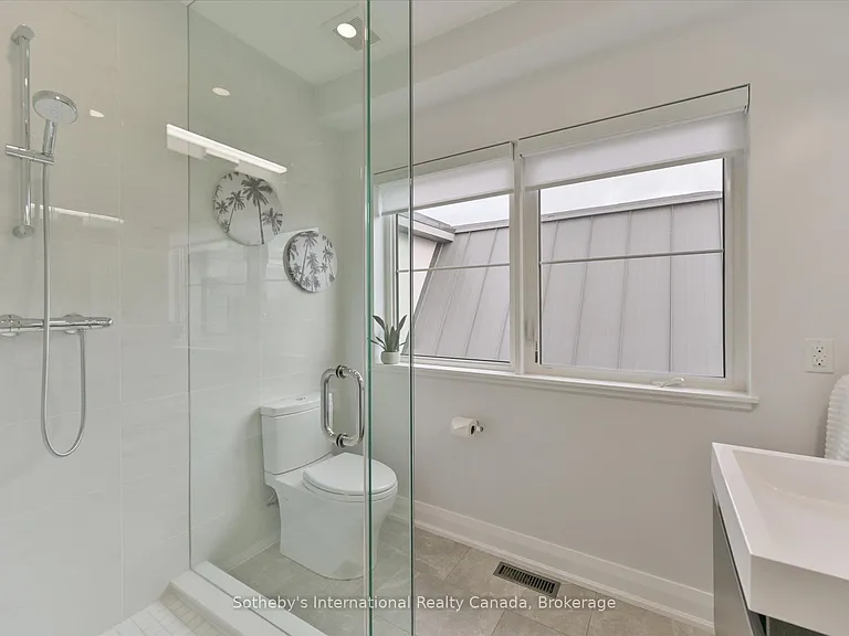 41 A Maple Ave N — Photo 33