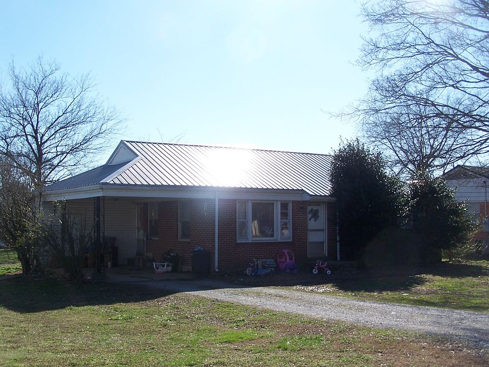 2nd image of 929 Nichols St